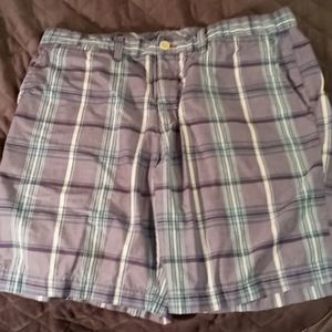 Mens size 36 Vineyard Place golf short